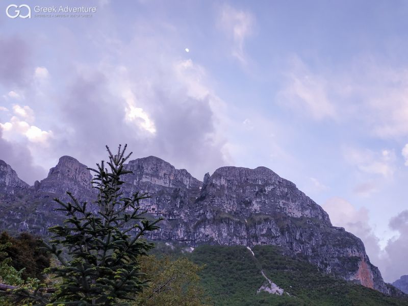 wp-content/uploads/vikos_gorge_crossing_hiking_zagori_holidays_in_greece15.jpg