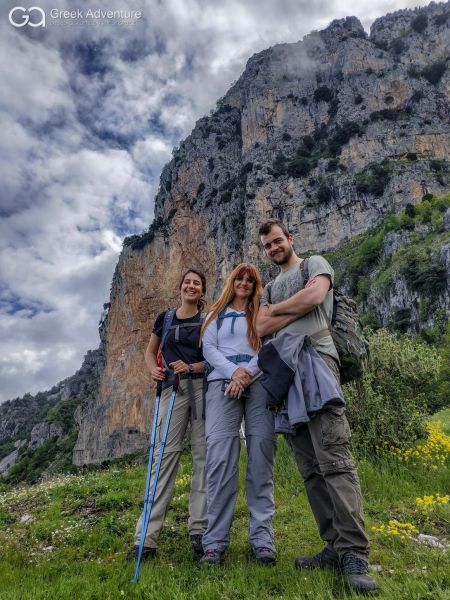 wp-content/uploads/vikos_gorge_crossing_hiking_zagori_holidays_in_greece21.jpg